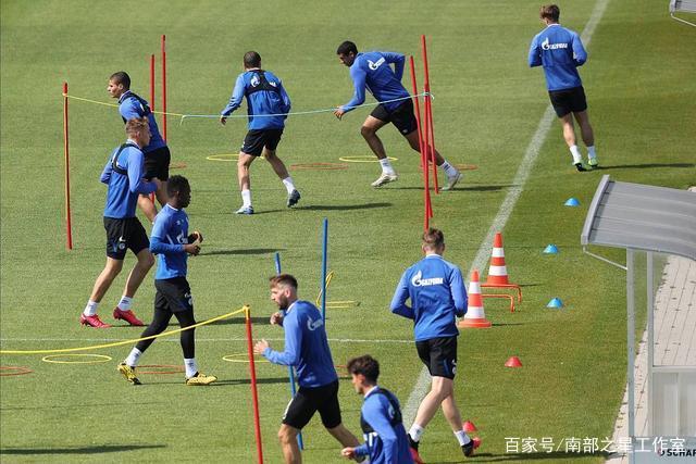 手握22.7亿元预算！阿森纳锁定两大新援，枪手接手阿尔瓦雷斯
